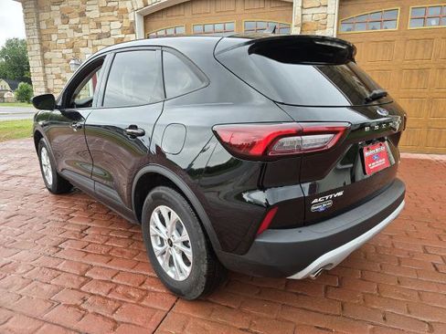 Used 2025 Ford Escape Active AWD/4WD image 5