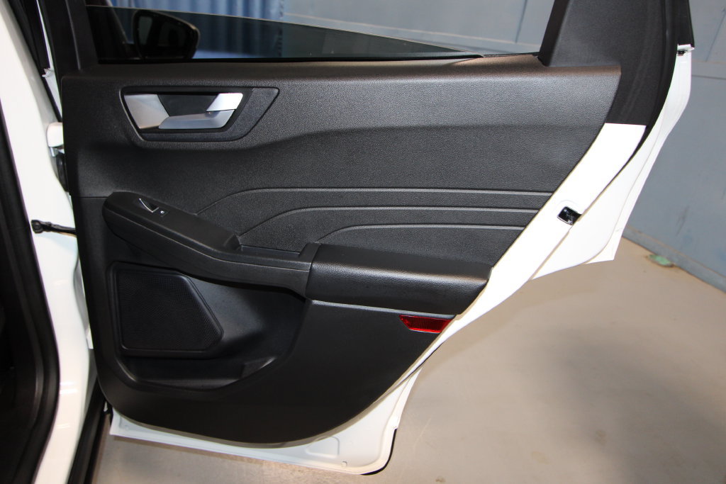 Used 2023 Ford Escape Platinum AWD/4WD image 23