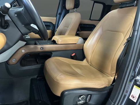 Used 2023 Land Rover Defender 130 First Edition image 4