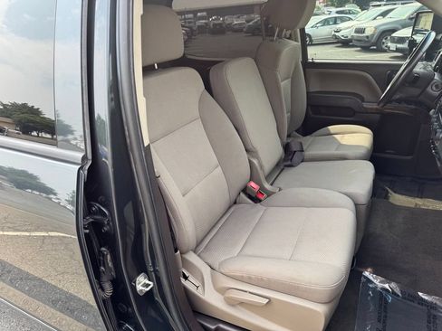 Used 2018 Chevrolet Silverado 1500 LT w/ LT Fleet Convenience Package AWD/4WD image 23