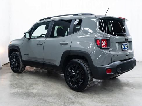 Used 2022 Jeep Renegade Altitude w/ Convenience Group AWD/4WD image 4