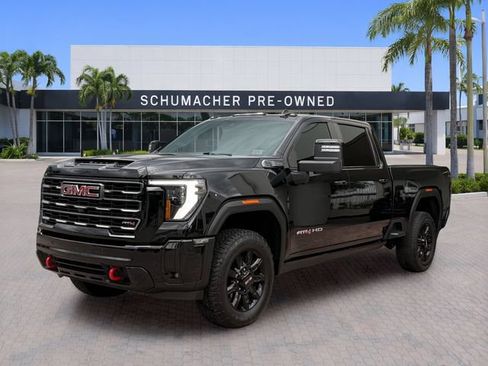 Used 2025 GMC Sierra 2500 AT4 w/ Technology Package AWD/4WD image 3