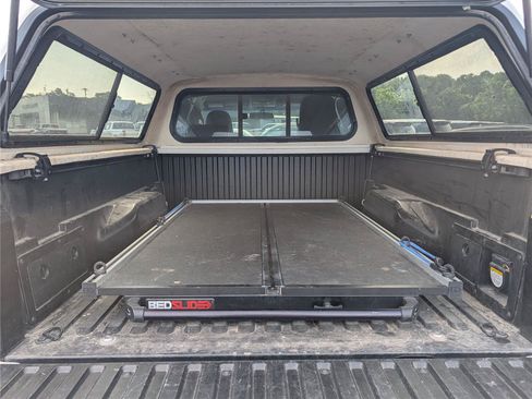 Used 2015 Toyota Tacoma 4x4 Access Cab V6 w/ TRD Off-Road Package image 26