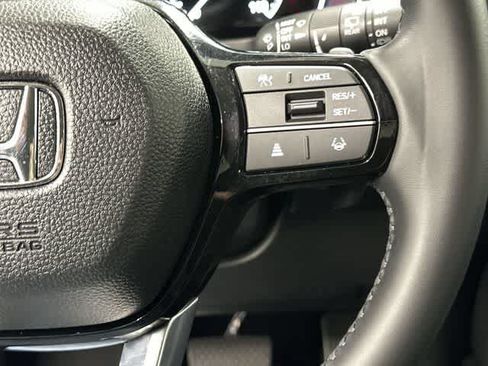 Used 2025 Honda Pilot EX-L image 18