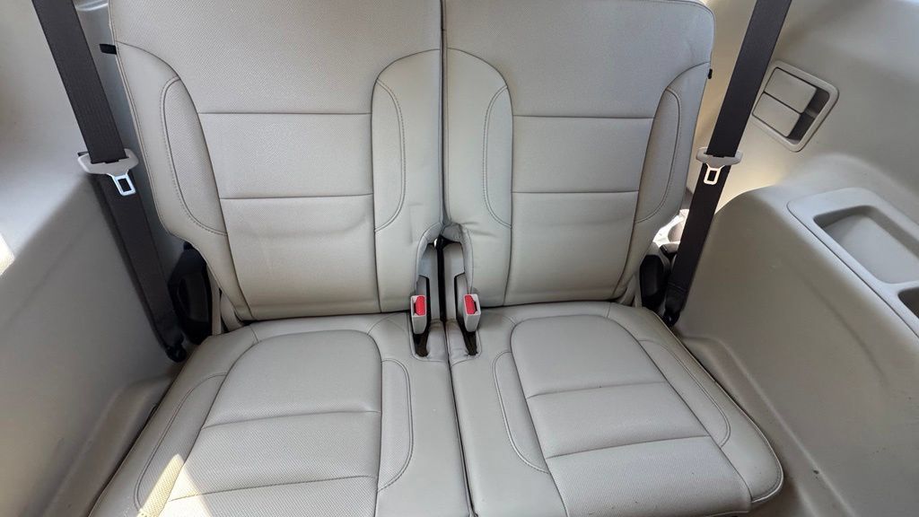 Used 2019 GMC Acadia Denali w/ Technology Package FWD image 13
