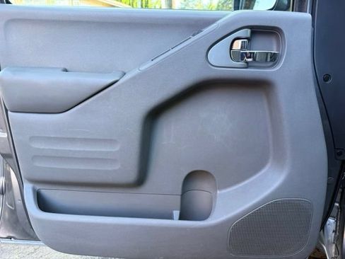 Used 2016 Nissan Frontier SV AWD/4WD image 10