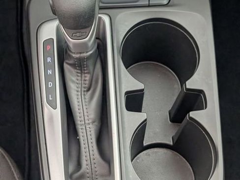Used 2024 Chevrolet Trax LS w/ LS Convenience Package FWD image 21