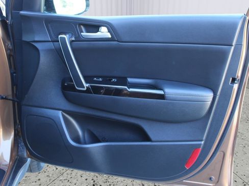 Used 2021 Kia Sportage EX image 37