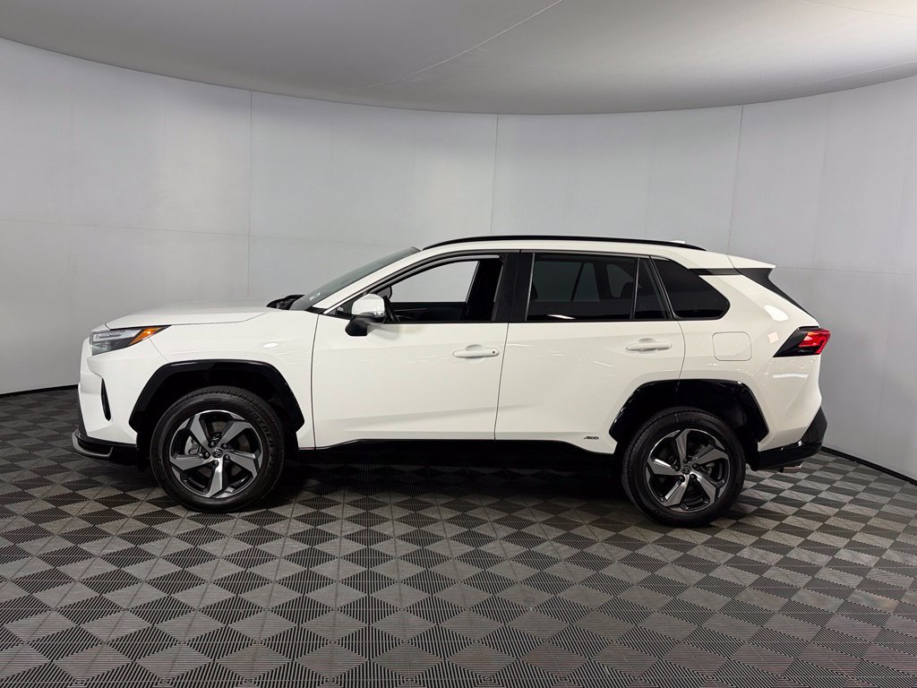 Used 2025 Toyota RAV4 SE AWD/4WD image 10