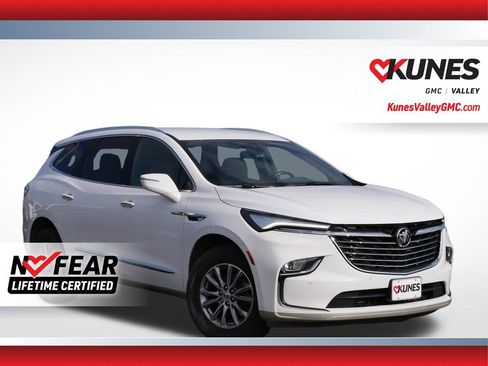 Used 2023 Buick Enclave Essence AWD/4WD image 1