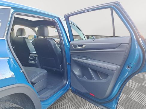 New 2025 Volkswagen Atlas Cross Sport SEL image 15