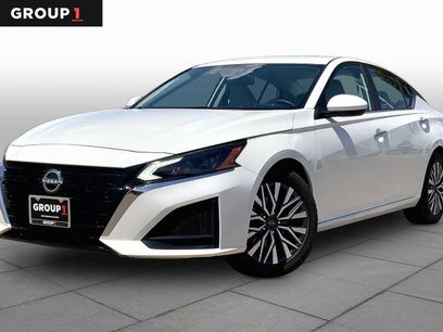 Used 2023 Nissan Altima 2.5 SV