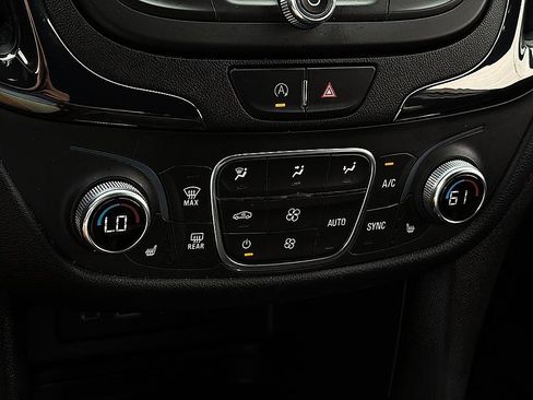 Used 2022 Chevrolet Equinox RS w/ RS Leather Package FWD image 15