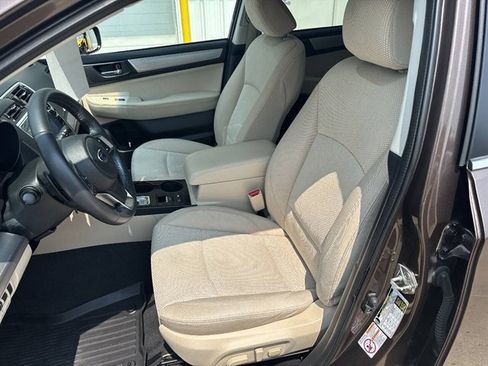 Used 2019 Subaru Outback 2.5i Premium AWD/4WD image 4