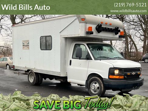 Used 2010 Chevrolet Express 3500 Extended image 1