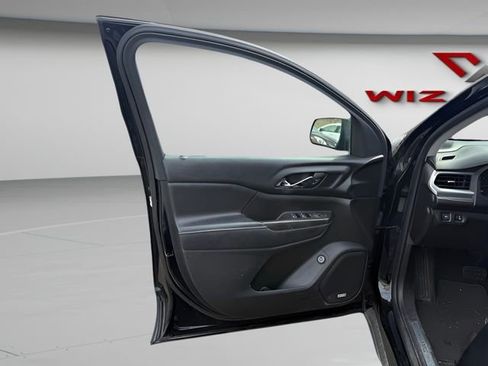 Used 2018 GMC Acadia SLT image 14