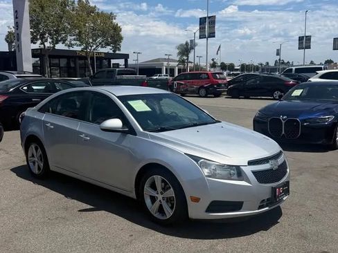 Used 2014 Chevrolet Cruze LT FWD image 3