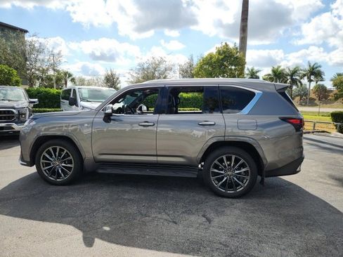 Used 2023 Lexus LX 600 F Sport image 14