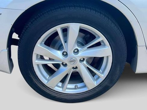 Used 2014 Nissan Altima 2.5 SV FWD image 6