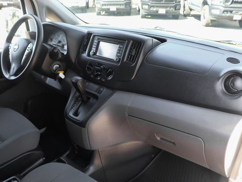 Used 2018 Nissan NV200 SV w/ Navigation Package FWD image 32