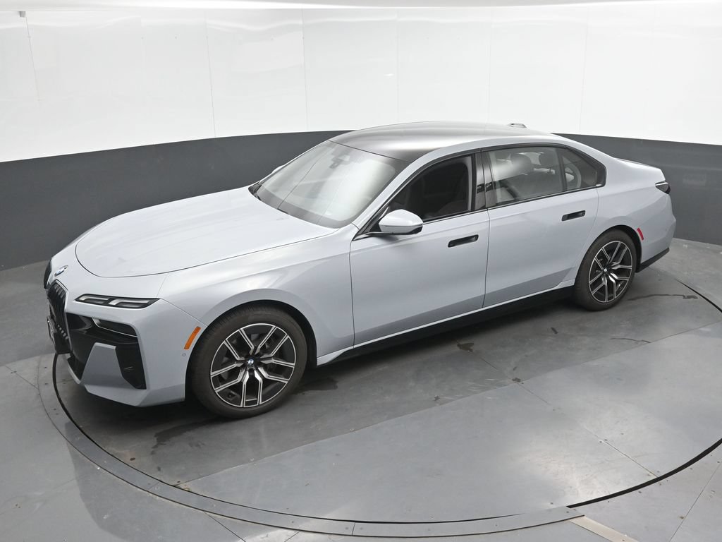 Used 2026 BMW 740i xDrive AWD/4WD image 33