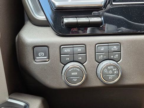 New 2026 Chevrolet Silverado 1500 LTZ w/ LTZ Premium Package AWD/4WD image 30
