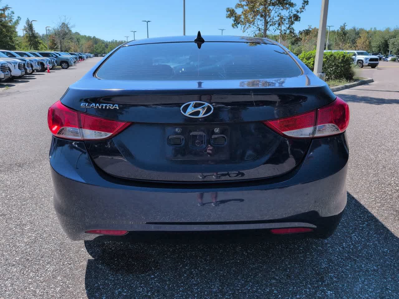 Used 2013 Hyundai Elantra GLS w/ Preferred Pkg FWD image 5