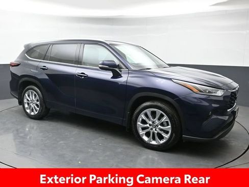 Certified 2024 Toyota Highlander Limited AWD/4WD image 10