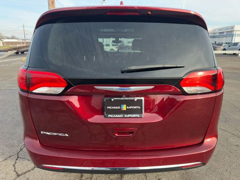 Used 2018 Chrysler Pacifica Touring-L Plus w/ Tire & Wheel Group image 7