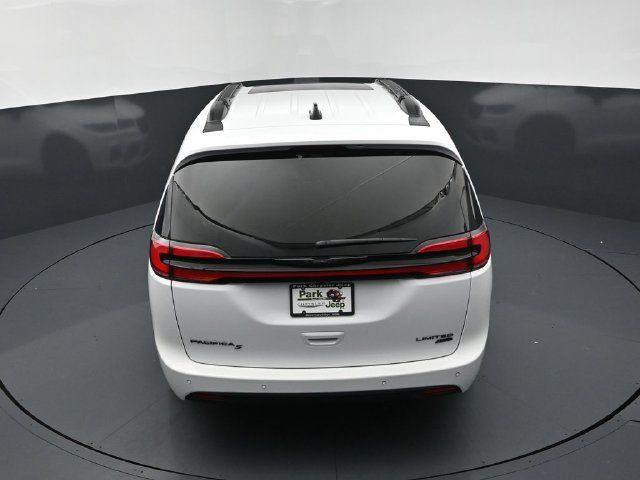 Used 2026 Chrysler Pacifica Limited w/ S Appearance Package AWD/4WD image 17