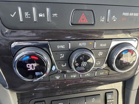 Used 2017 Buick Enclave Premium image 18