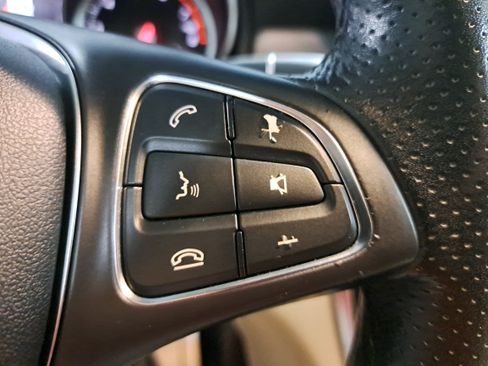 Used 2018 Mercedes-Benz GLA 250 4MATIC image 18