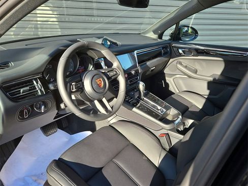 New 2026 Porsche Macan S image 4