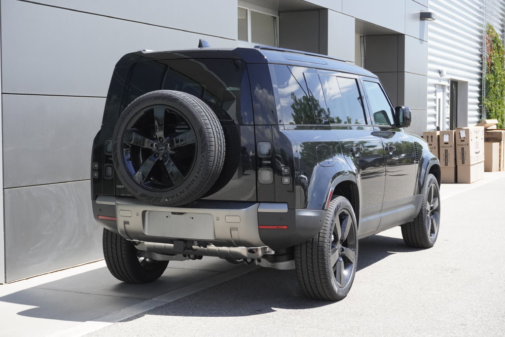New 2026 Land Rover Defender 110 S AWD/4WD image 4