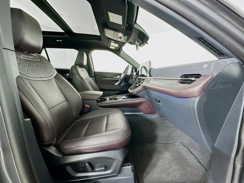 Used 2025 Ford Explorer Platinum w/ LUX Leather Package image 34