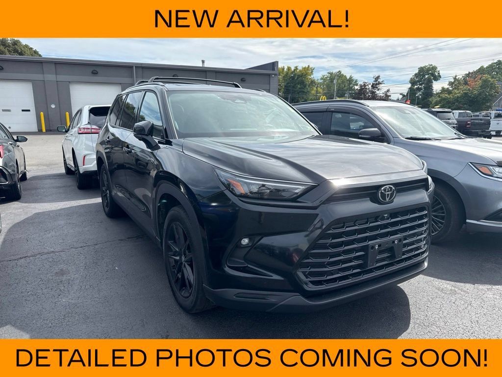 Used 2025 Toyota Grand Highlander AWD Hybrid image 3