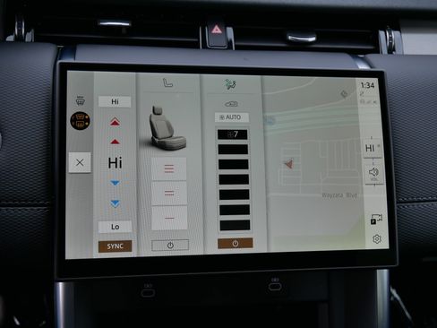 Used 2024 Land Rover Discovery Sport Dynamic SE image 23