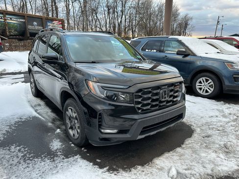 Used 2022 Honda Passport TrailSport image 3