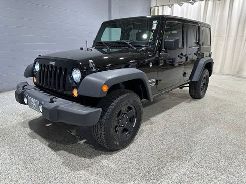 Used 2018 Jeep Wrangler Unlimited Sport w/ Connectivity Group AWD/4WD image 4