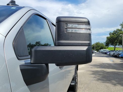 Used 2022 Chevrolet Silverado 2500 Custom w/ Custom Value Package AWD/4WD image 4
