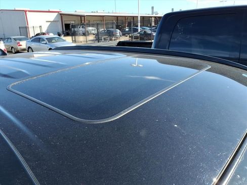 Used 2021 Toyota RAV4 XLE Premium image 8