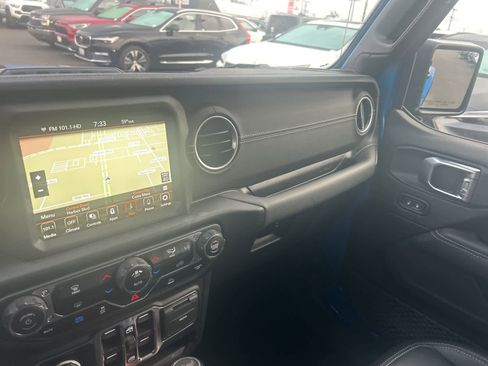 Used 2023 Jeep Wrangler Sahara image 43