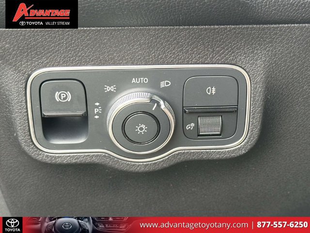 Used 2022 Mercedes-Benz GLB 35 AMG 4MATIC image 23