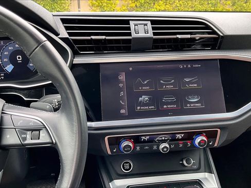 Used 2022 Audi Q3 2.0T Premium w/ Convenience Package image 6