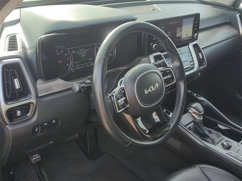 Used 2023 Kia Sorento S w/ Panoramic Sunroof Package image 12