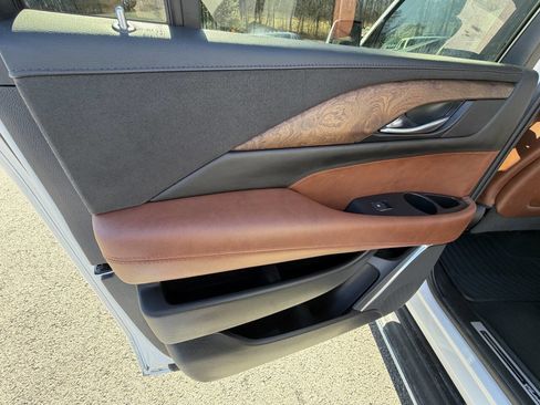 Used 2019 Cadillac Escalade ESV Luxury image 43