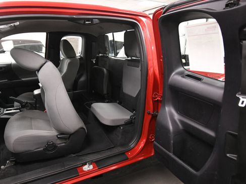 Used 2017 Toyota Tacoma SR w/ SR Convenience Package AWD/4WD image 18