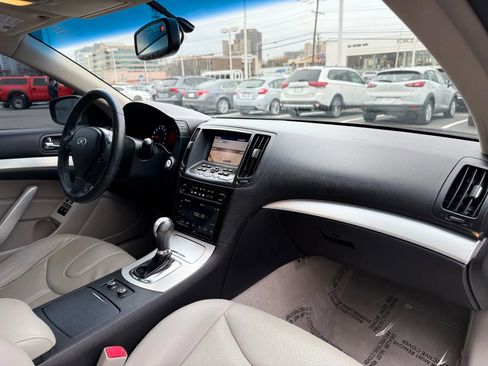 Used 2009 INFINITI G37 Journey w/ Premium Pkg image 31