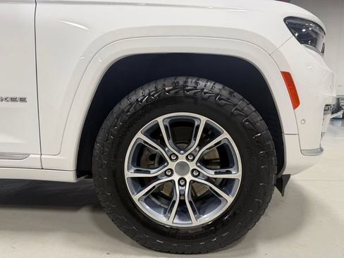 Used 2023 Jeep Grand Cherokee L Summit AWD/4WD image 16