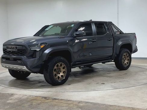 Used 2024 Toyota Tacoma 4x4 Double Cab Hybrid image 4